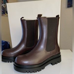NWT in box. Womens Brown Boots. Size 7.5